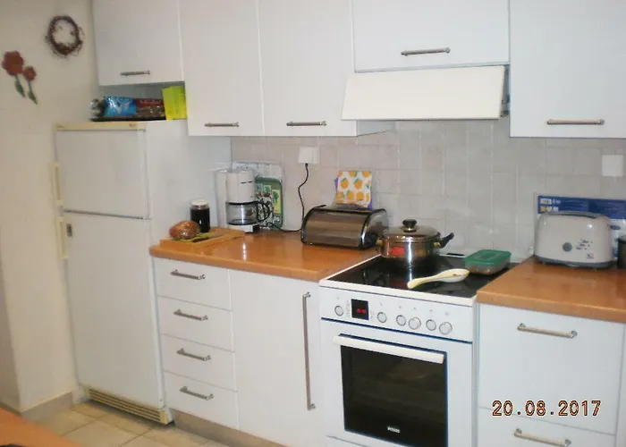Aristi\'S House