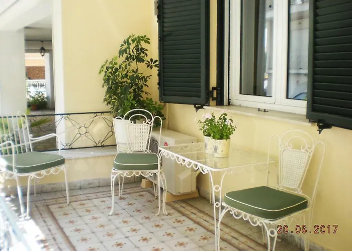 Aristi\'S House